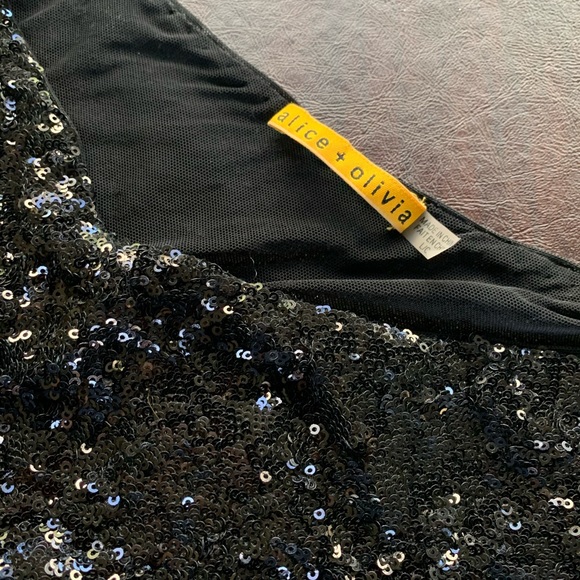 Alice & Olivia sequence off the shoulder dress - Picture 2 of 4